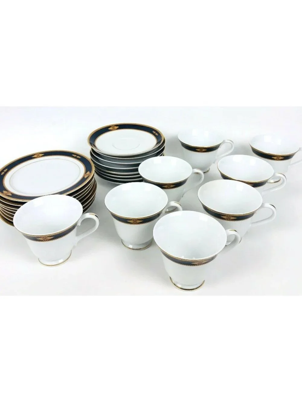 Wedgewood Embassy Collection Foxworth Japan 1995 Cups Saucers Salad Plates 8 ea